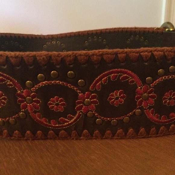 Oscar De la Renta- Vintage Wide Leather Embroidered Belt. Size OS - Picture 4 of 7